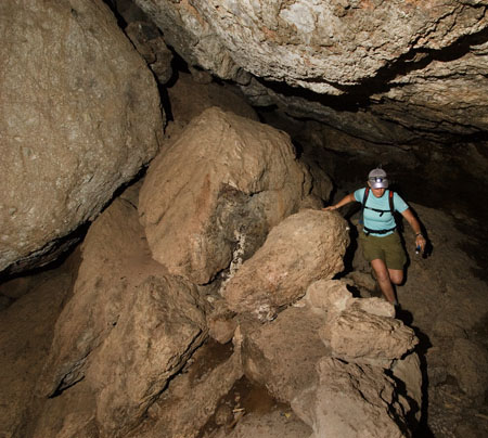 pinnacles_cave